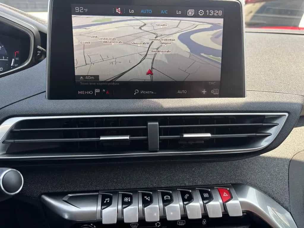 Peugeot 5008 CROSSWAY ALU/NAVI/Kam180°/7Sitze/ZR neu! 03/2019-photo-8