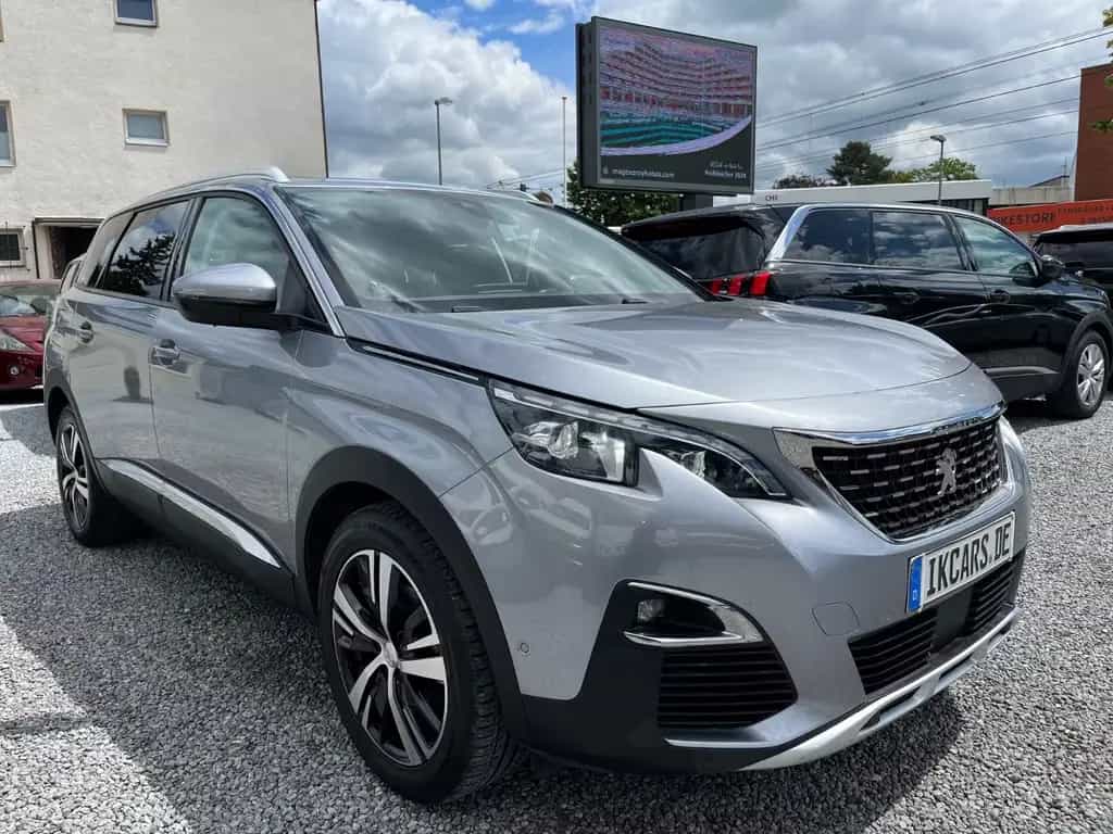 Peugeot 5008 Allure PANORAMADACH/Kam180°/7Sitze/ZR-neu! 07/2019-photo-0