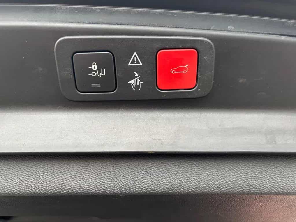 Peugeot 5008 Allure PANORAMADACH/Kam180°/7Sitze/ZR-neu! 07/2019-photo-11