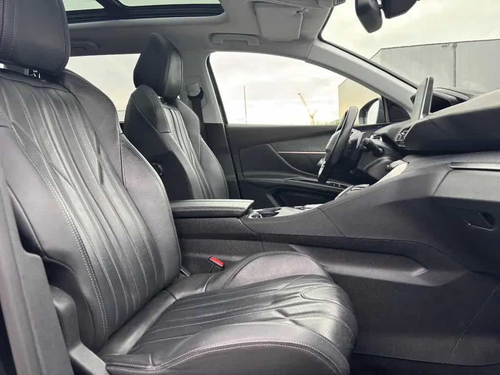 Peugeot 5008 Allure PANORAMADACH/Kam180°/7Sitze/ZR-neu! 07/2019-photo-5