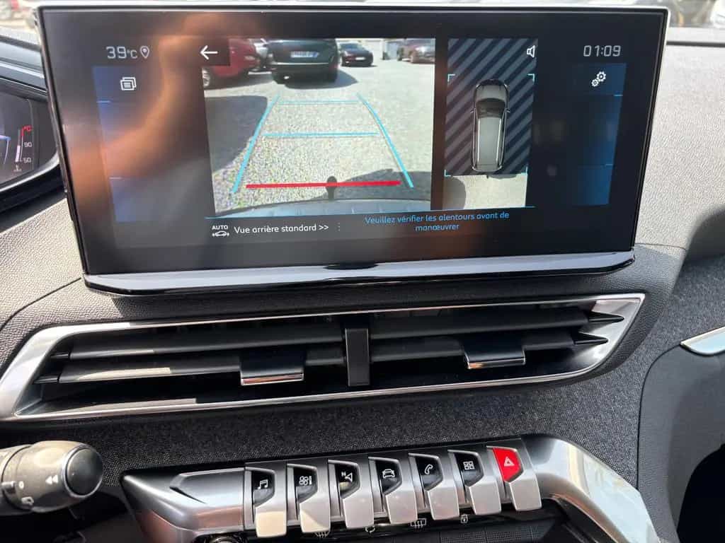 Peugeot 5008 Allure ALU/NAVI/Kam180°/AHK/7Sitze ZR neu 09/2022-photo-11