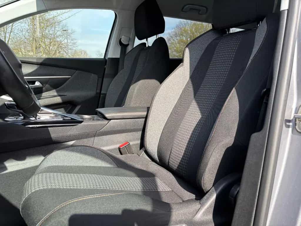 Peugeot 5008 Active Business ALU NAVI 7-Sitze 12/2020-photo-19