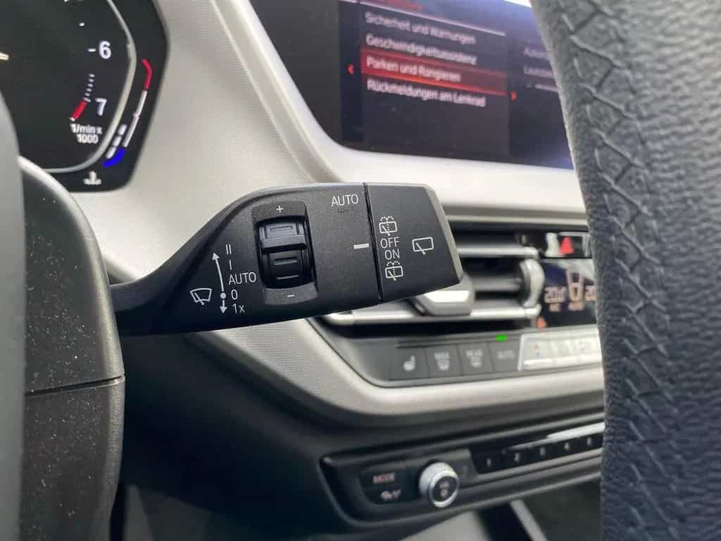 BMW 118 i Advantage LED+NAVI+SHZ+ 10/2020-photo-31