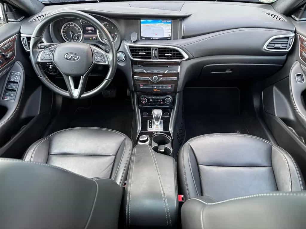 Infiniti Q30 2.2 d AWD Premium LEDER PANORAMA AHK 10/2016-photo-10