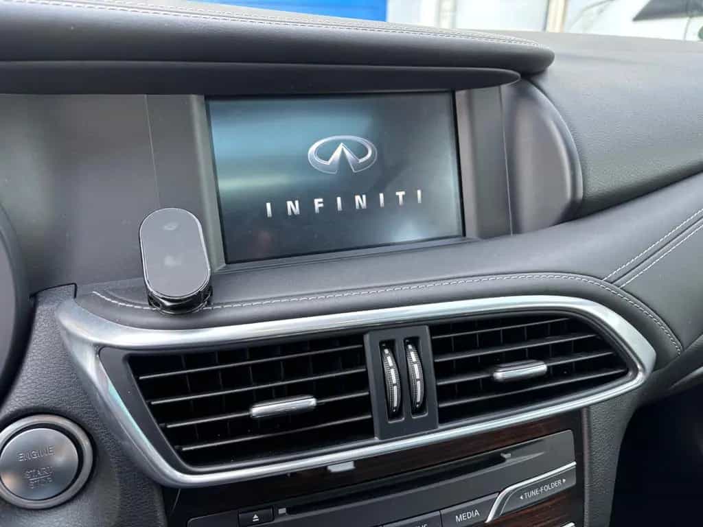Infiniti Q30 2.2 d AWD Premium LEDER PANORAMA AHK 10/2016-photo-16