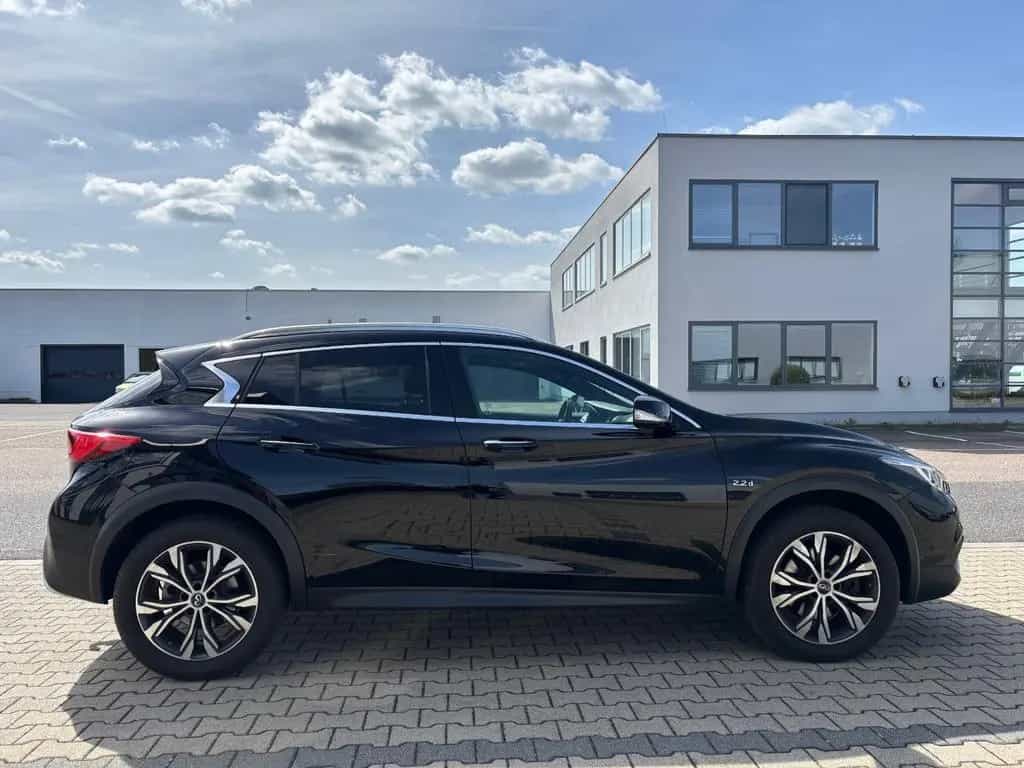 Infiniti Q30 2.2 d AWD Premium LEDER PANORAMA AHK 10/2016-photo-21