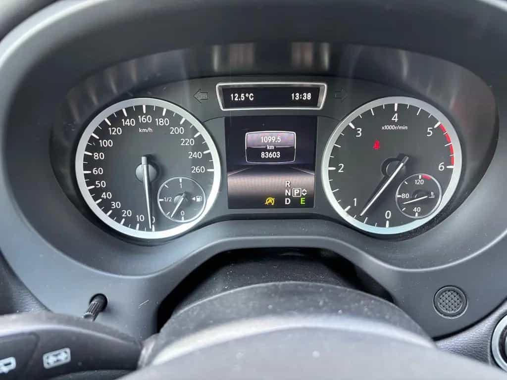 Infiniti Q30 2.2 d AWD Premium LEDER PANORAMA AHK 10/2016-photo-8