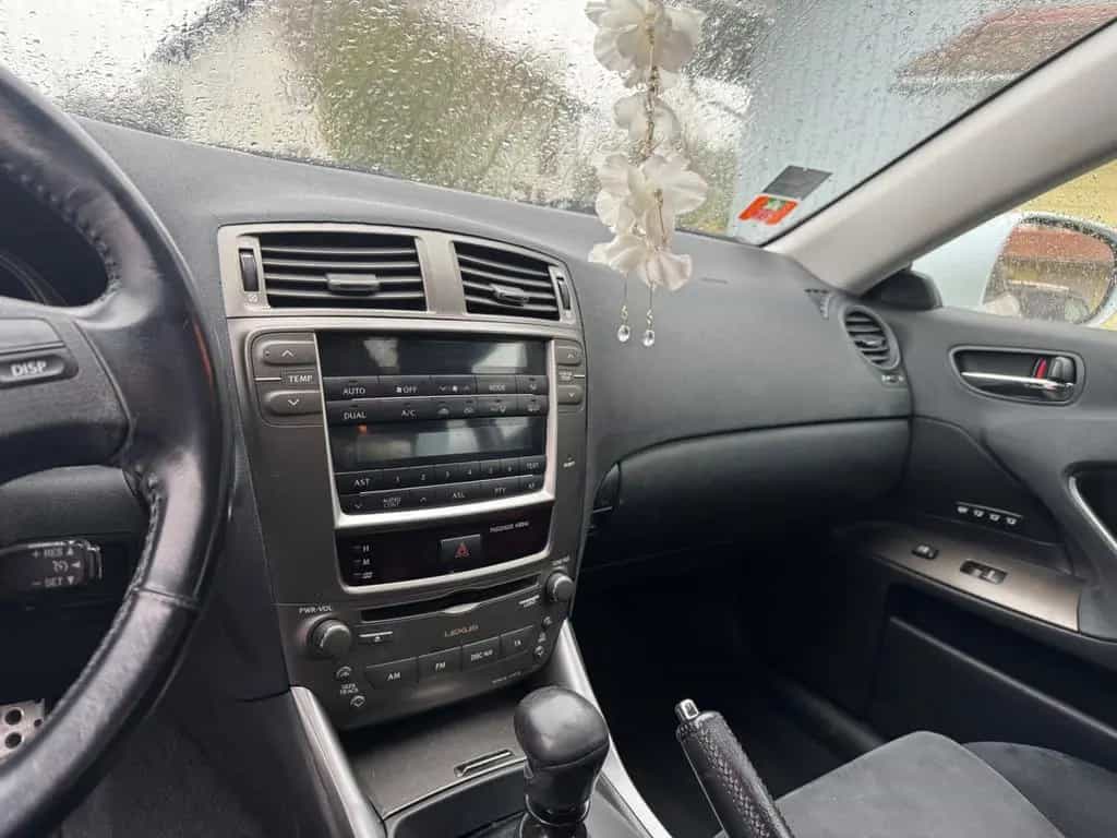 Lexus IS 220 220d 07/2007-photo-2