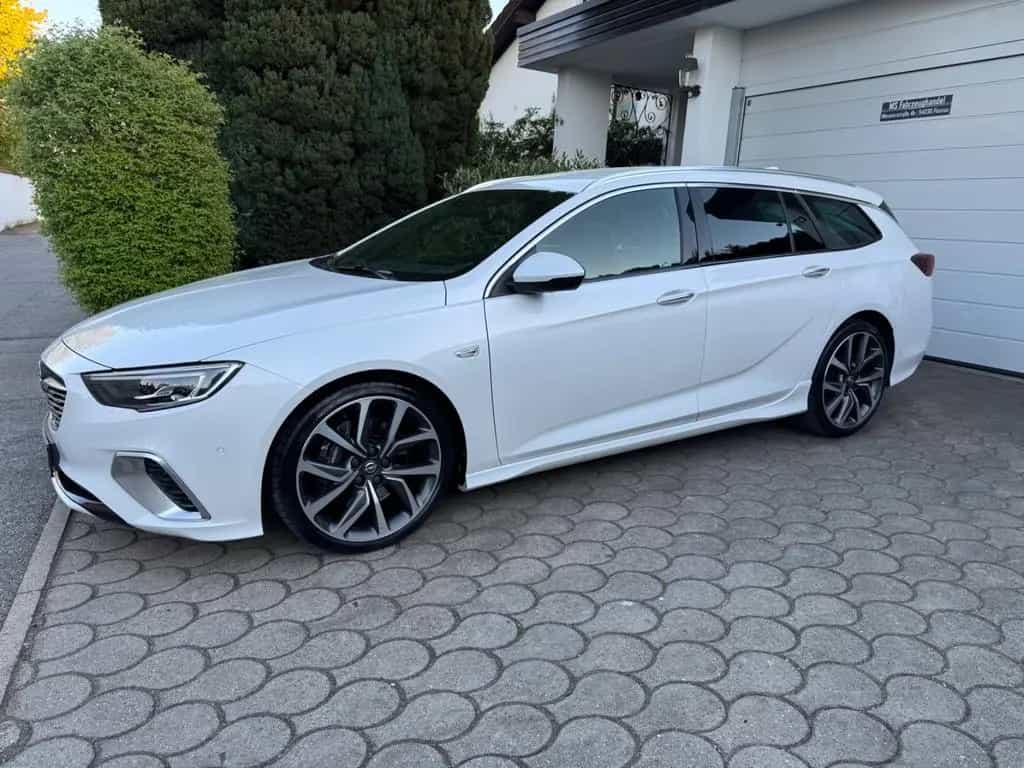 Opel Insignia GSi 4x4 *VOLL*HUD*1.Hand*MwST* 06/2018-photo-1