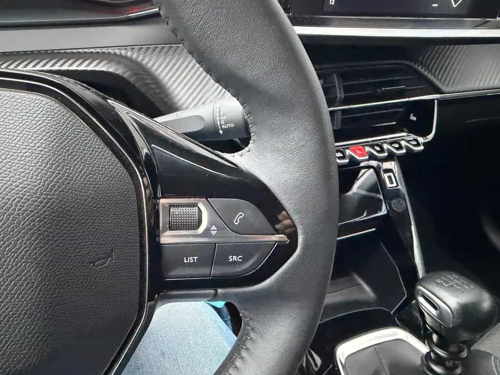 Peugeot 208 1.2 Allure*LED*NAVI*SITZHZG*TEMPOMAT*PDC 03/2023-photo-11