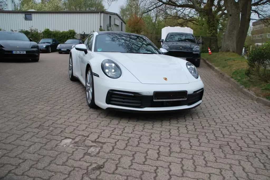 Porsche 992 carrera 4S Coupe /Approved 09/26 08/2019-photo-2