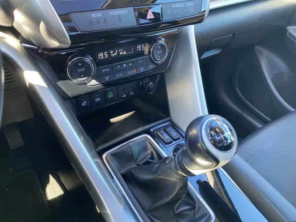 Mitsubishi Eclipse Cross Top 1.5 T-MIVEC TEMP+PDC+HUD+4xSHZ 06/2018-photo-18