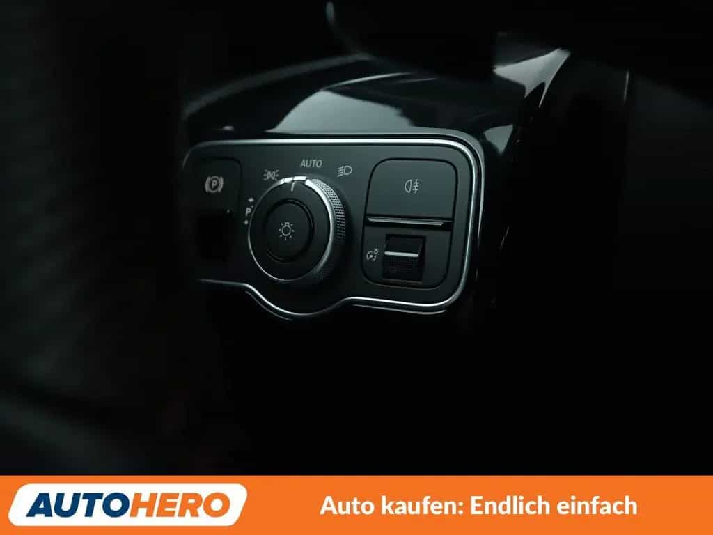 Mercedes-Benz A 180 AMG Line Aut.*NAVI*CAM*LED*PDC*SHZ*TEMPO* 10/2020-photo-25