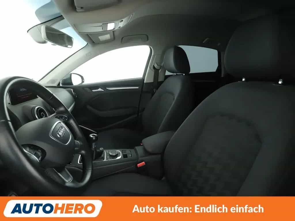 Audi A3 Limousine 1.4 TFSI Attraction*NAVI*XENON*PDC* 05/2016-photo-9
