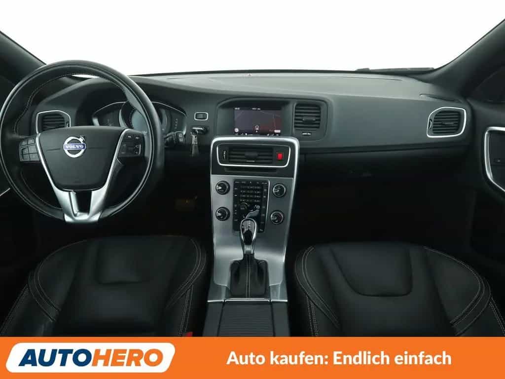 Volvo V60 1.5 Linje Svart Aut.*NAVI*TEMPO*CAM*PDC* 04/2018-photo-11