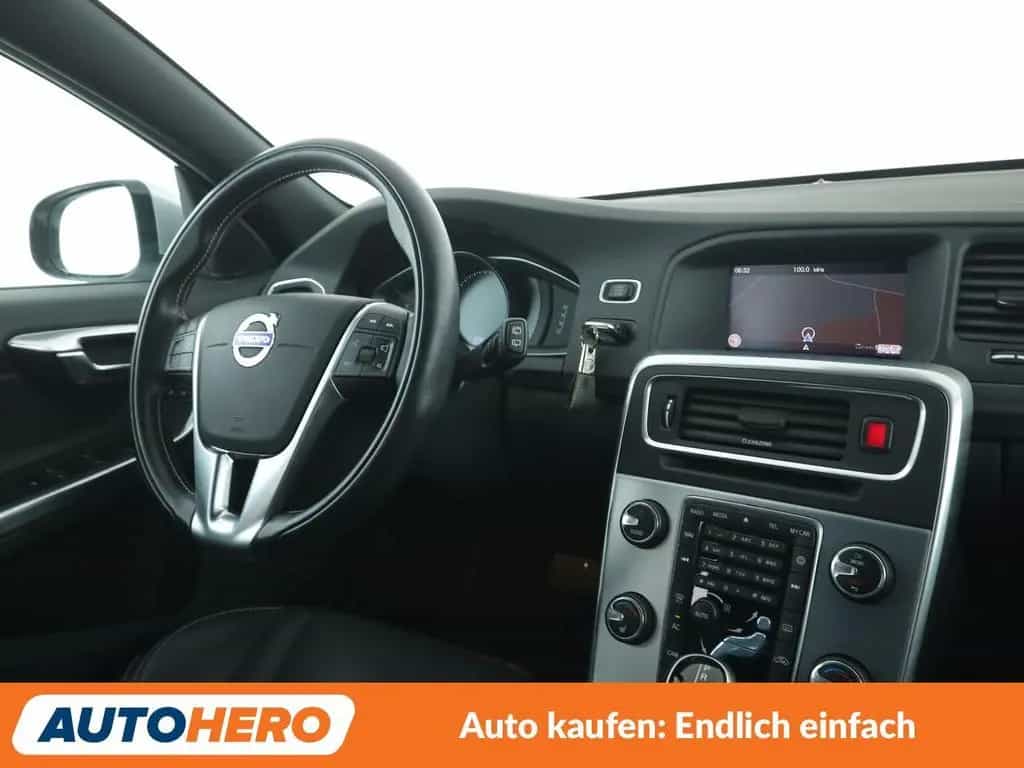 Volvo V60 1.5 Linje Svart Aut.*NAVI*TEMPO*CAM*PDC* 04/2018-photo-12