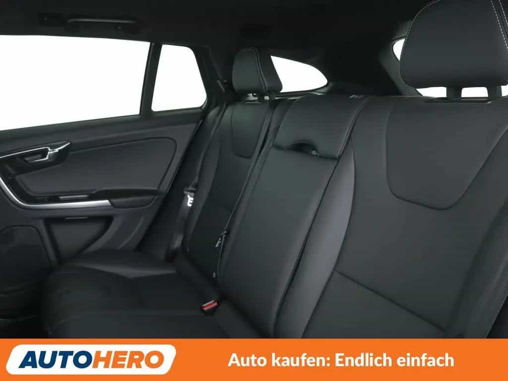 Volvo V60 1.5 Linje Svart Aut.*NAVI*TEMPO*CAM*PDC* 04/2018-photo-13