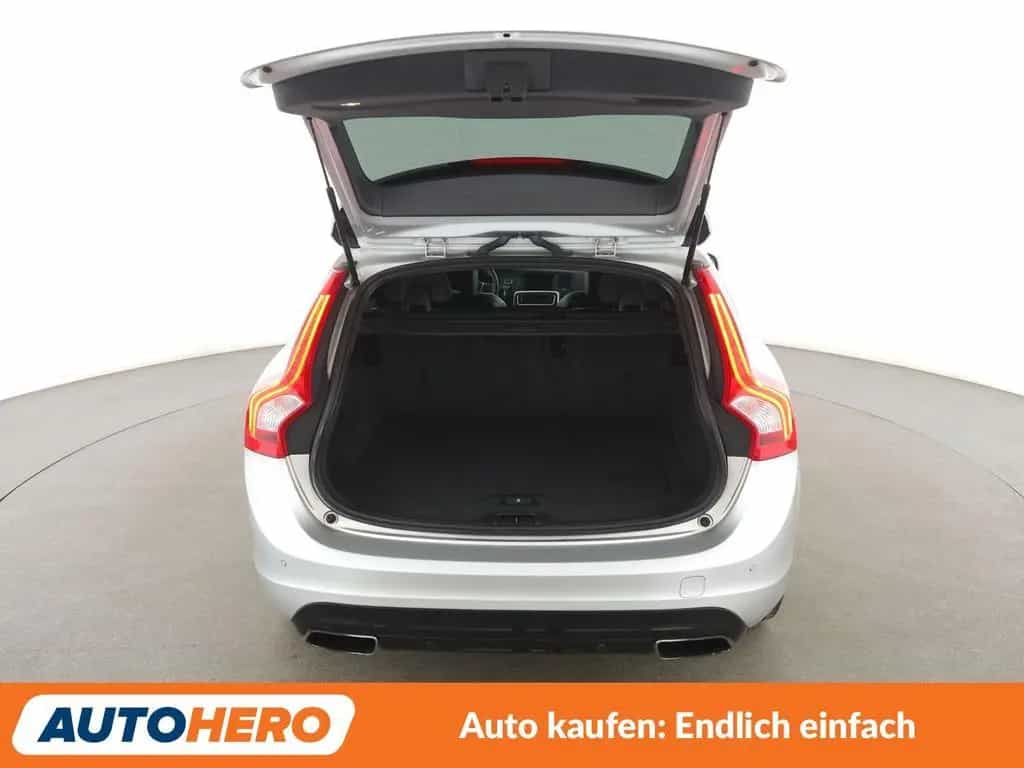 Volvo V60 1.5 Linje Svart Aut.*NAVI*TEMPO*CAM*PDC* 04/2018-photo-16