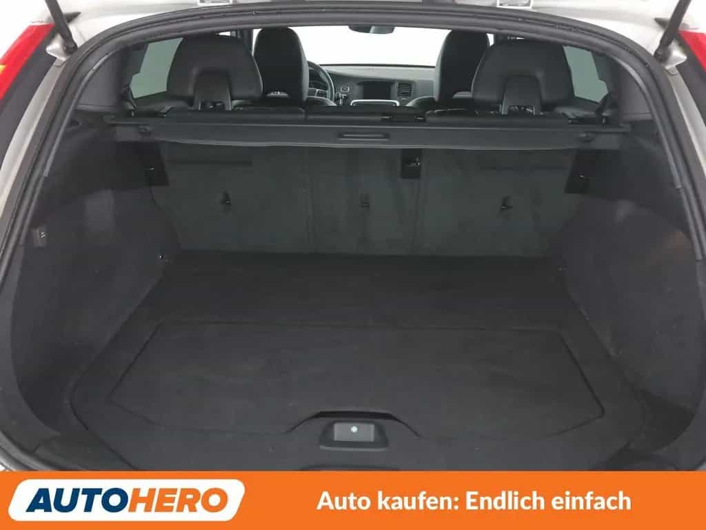 Volvo V60 1.5 Linje Svart Aut.*NAVI*TEMPO*CAM*PDC* 04/2018-photo-17