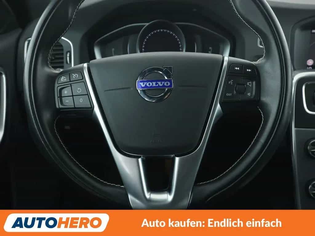 Volvo V60 1.5 Linje Svart Aut.*NAVI*TEMPO*CAM*PDC* 04/2018-photo-18