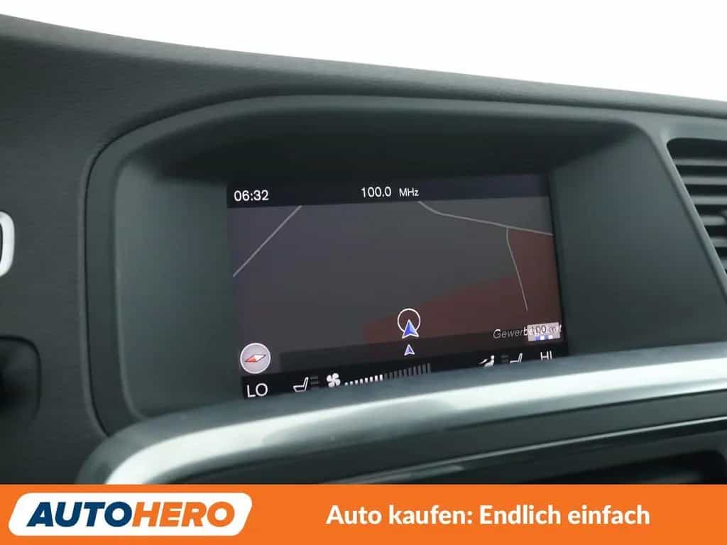 Volvo V60 1.5 Linje Svart Aut.*NAVI*TEMPO*CAM*PDC* 04/2018-photo-20
