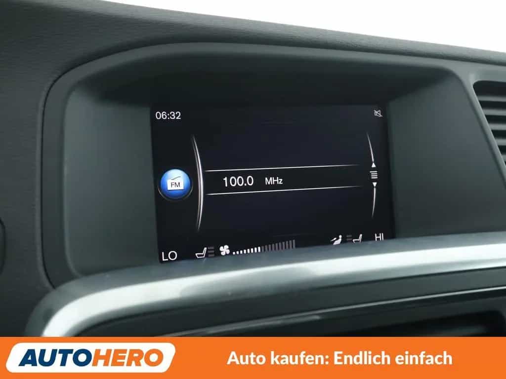 Volvo V60 1.5 Linje Svart Aut.*NAVI*TEMPO*CAM*PDC* 04/2018-photo-21