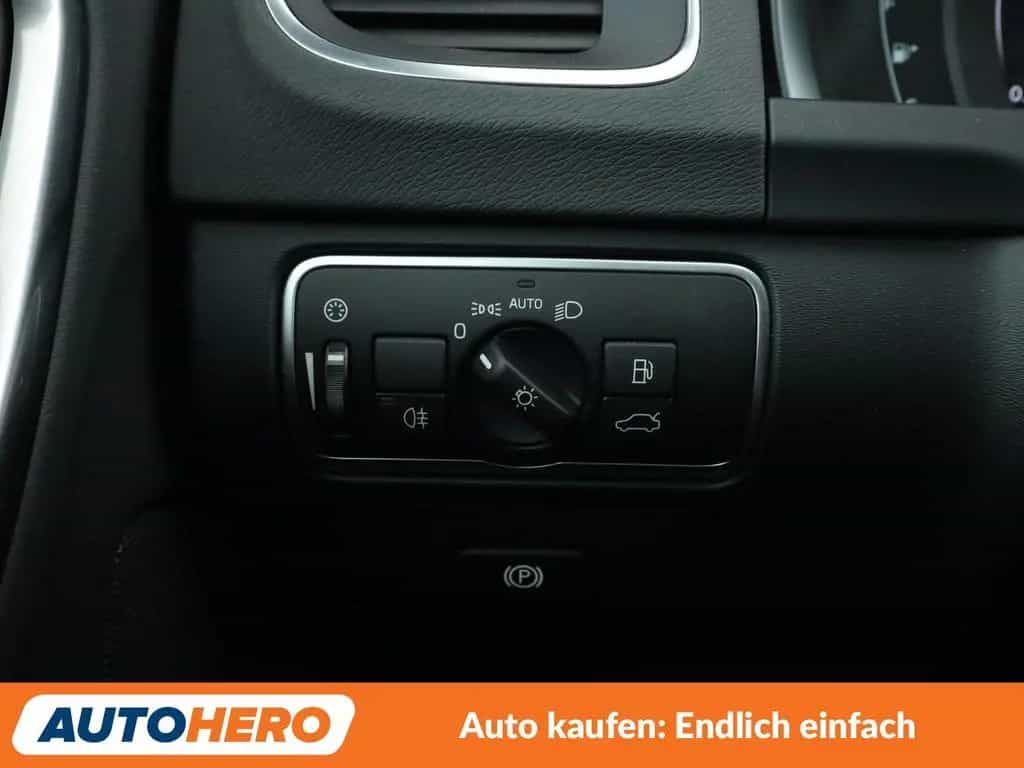 Volvo V60 1.5 Linje Svart Aut.*NAVI*TEMPO*CAM*PDC* 04/2018-photo-25