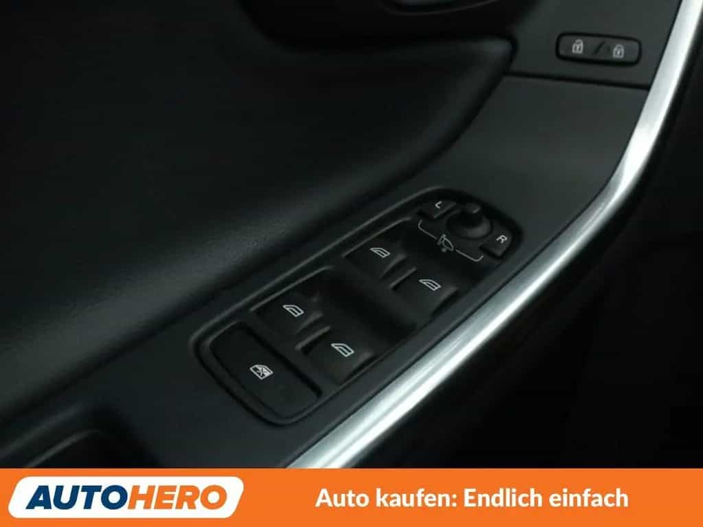 Volvo V60 1.5 Linje Svart Aut.*NAVI*TEMPO*CAM*PDC* 04/2018-photo-26