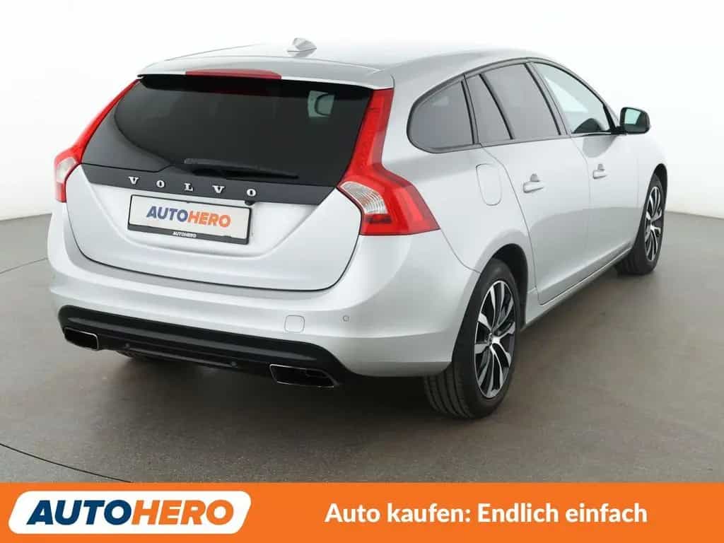 Volvo V60 1.5 Linje Svart Aut.*NAVI*TEMPO*CAM*PDC* 04/2018-photo-5