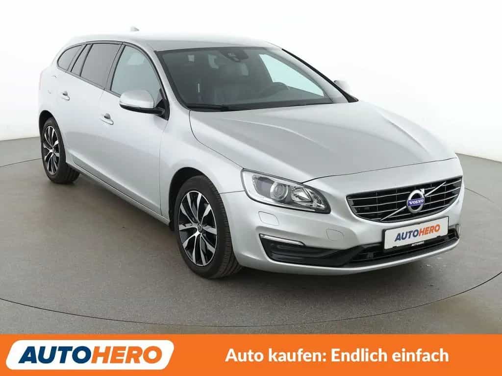 Volvo V60 1.5 Linje Svart Aut.*NAVI*TEMPO*CAM*PDC* 04/2018-photo-7