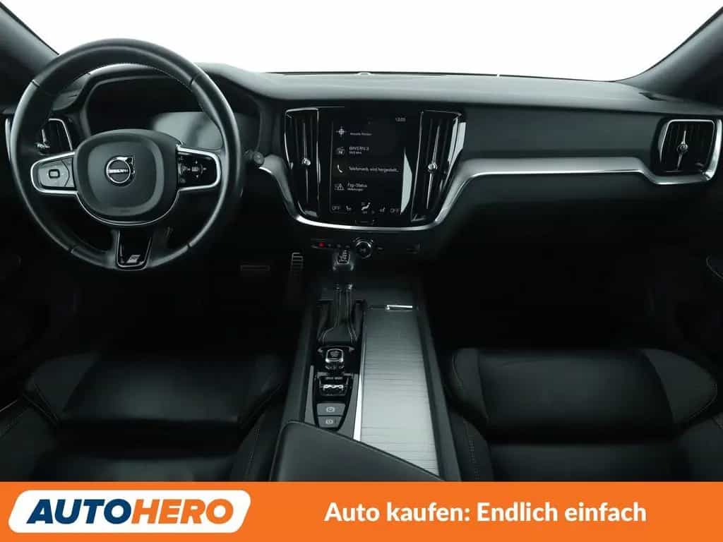 Volvo V60 2.0 T4 R-Design Aut.*NAVI*LED*CAM*SHZ*TEMPO* 10/2019-photo-11
