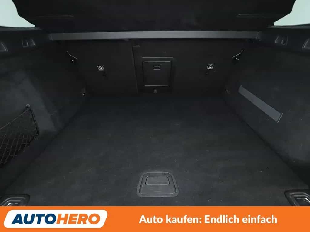 Volvo V60 2.0 T4 R-Design Aut.*NAVI*LED*CAM*SHZ*TEMPO* 10/2019-photo-17