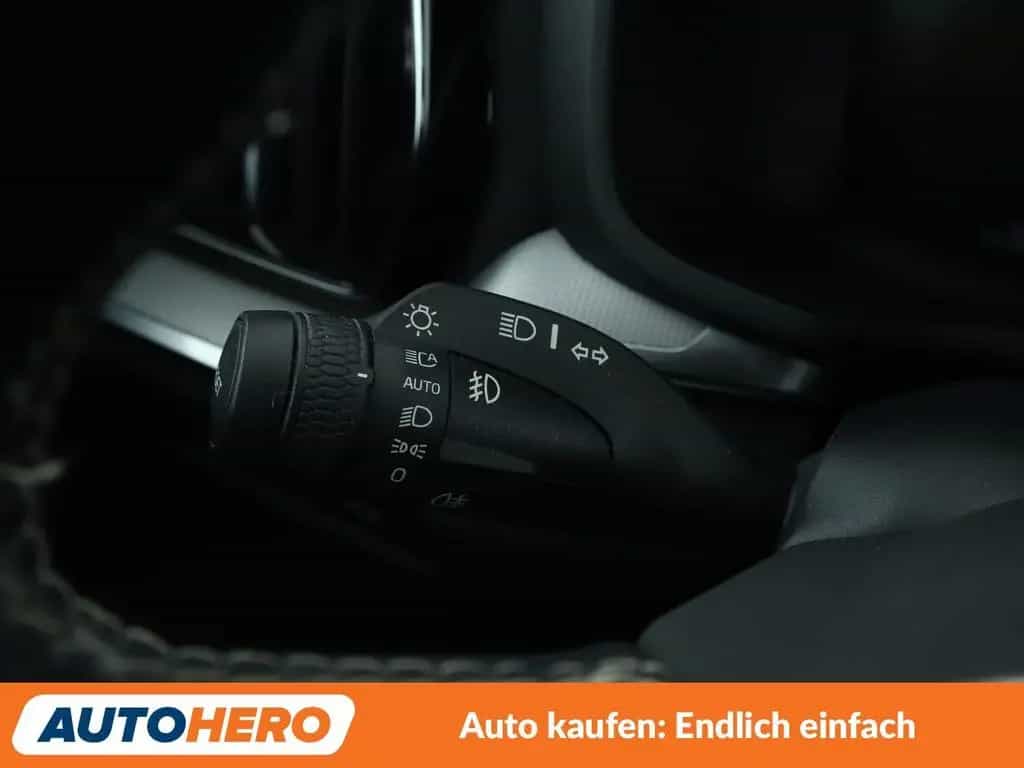 Volvo V60 2.0 T4 R-Design Aut.*NAVI*LED*CAM*SHZ*TEMPO* 10/2019-photo-25