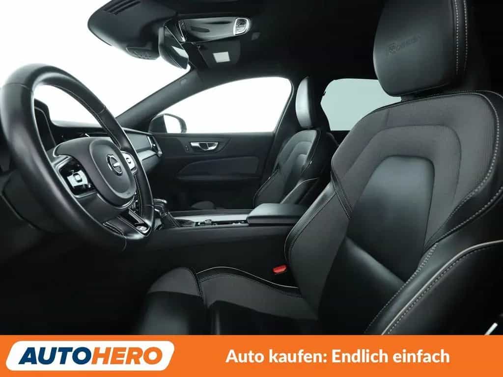 Volvo V60 2.0 T4 R-Design Aut.*NAVI*LED*CAM*SHZ*TEMPO* 10/2019-photo-9