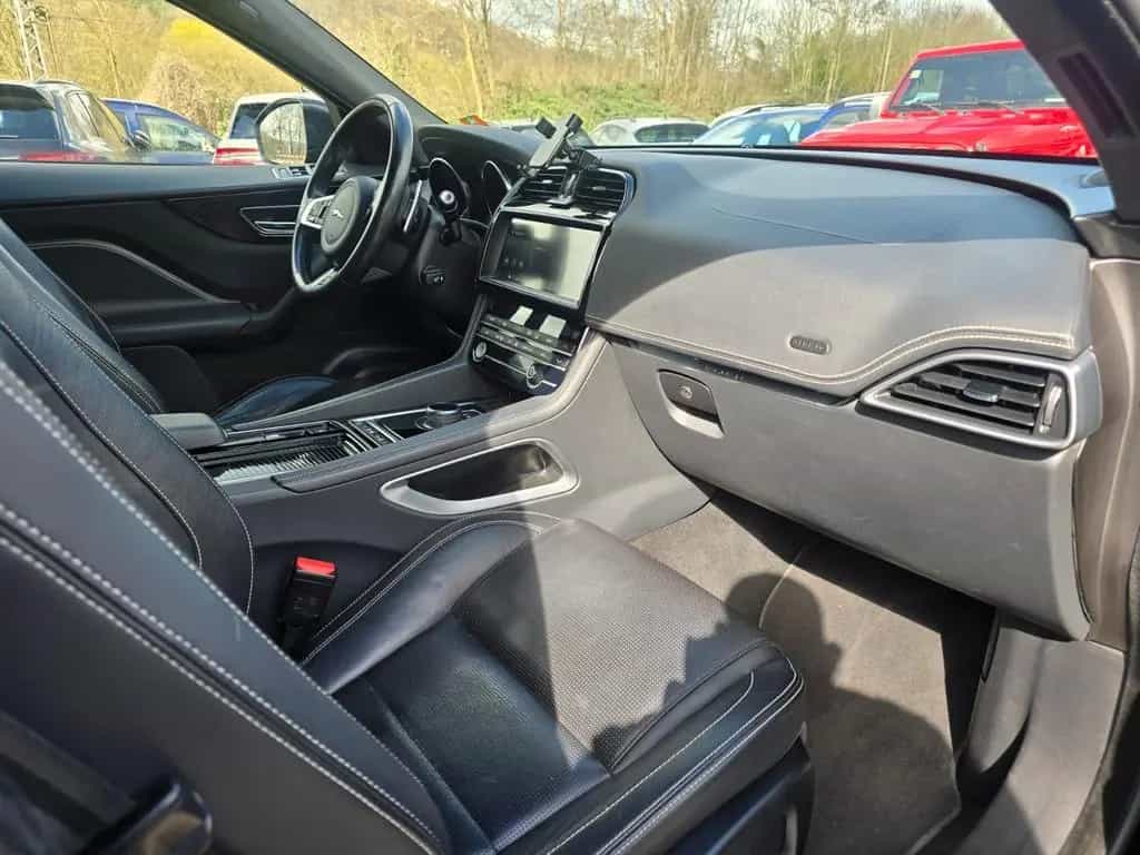 Jaguar F-Pace R-Sport AWD *Vollleder* 08/2019-photo-12