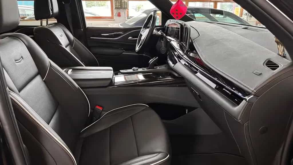 Cadillac Escalade GMT EU6 6.2 V8 Sport Black Black 06/2022-photo-15