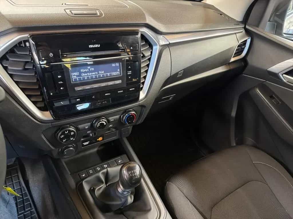 Isuzu D-Max Double Cab 4 x 4 LS Euro 6d ISC-FCM 11/2021-photo-9