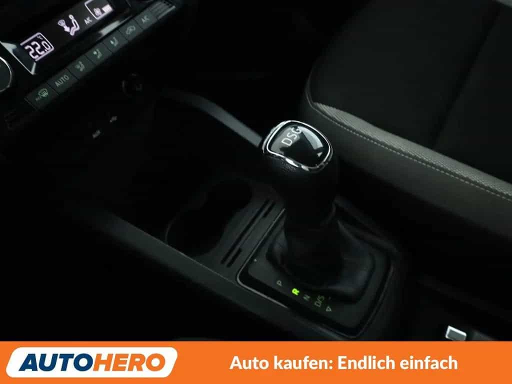 Skoda Fabia 1.0 TSI Ambition Aut.*TEMPO*PDC*ALU* 07/2017-photo-24