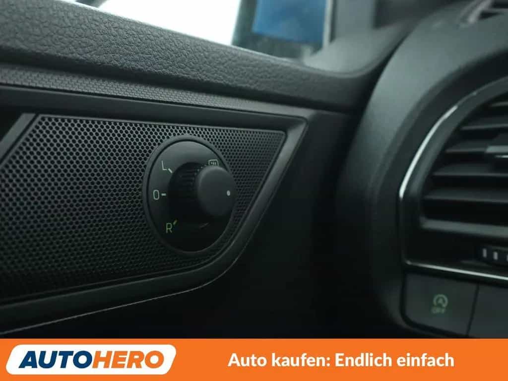 Skoda Fabia 1.0 TSI Ambition Aut.*TEMPO*PDC*ALU* 07/2017-photo-25