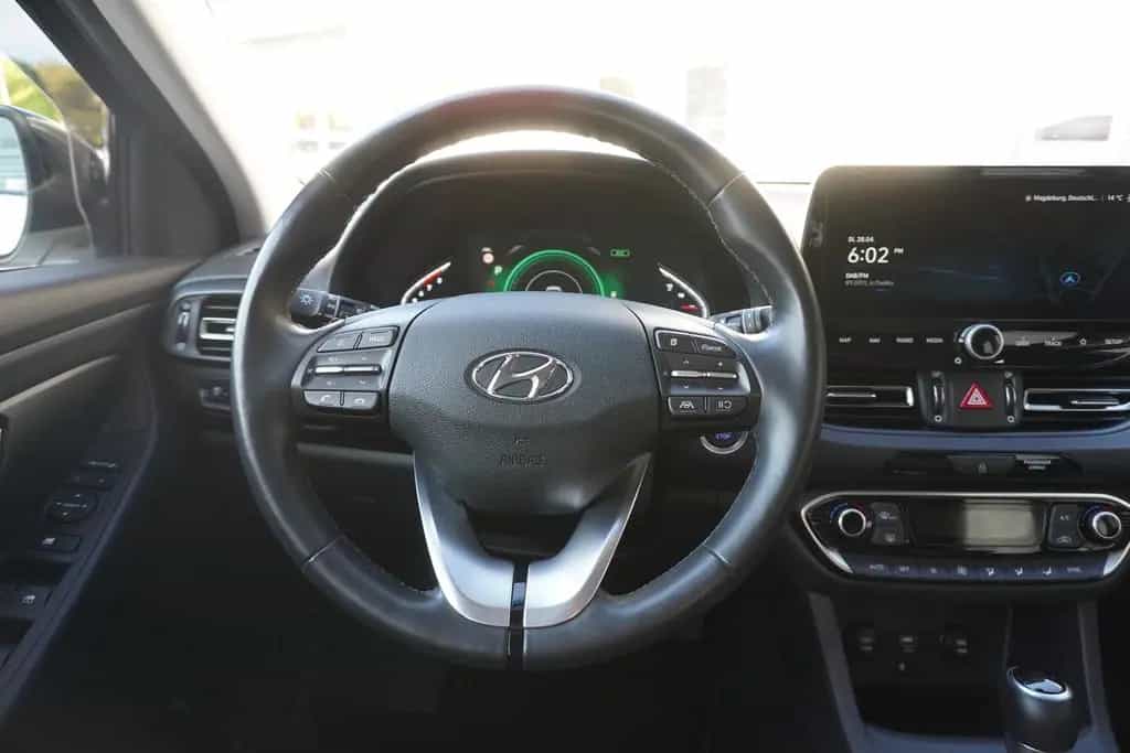 Hyundai i30 Kombi 1.5 Edition 30 Mild-Hybrid DCT LED AHK 07/2021-photo-11