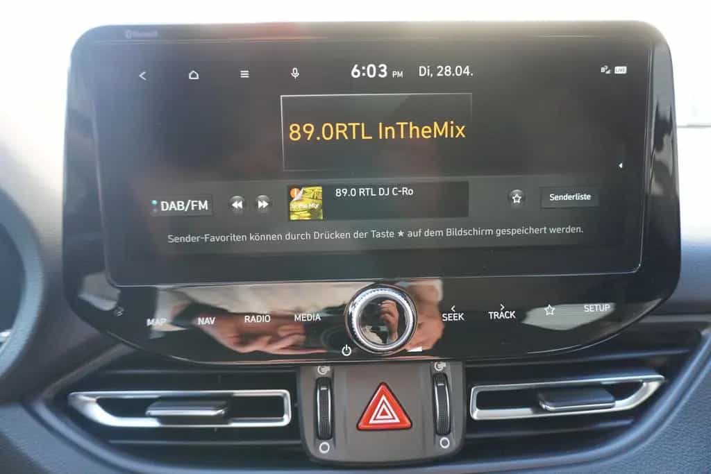 Hyundai i30 Kombi 1.5 Edition 30 Mild-Hybrid DCT LED AHK 07/2021-photo-20