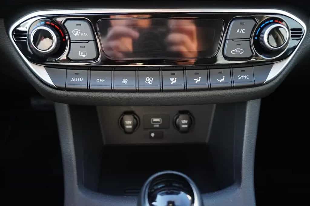 Hyundai i30 Kombi 1.5 Edition 30 Mild-Hybrid DCT LED AHK 07/2021-photo-22