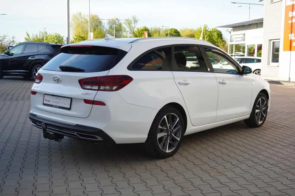 Hyundai i30 Kombi 1.5 Edition 30 Mild-Hybrid DCT LED AHK 07/2021-photo-5