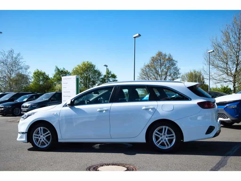 Kia Ceed Sportswagon 1.6 CRDi Navi ACC Apple CarPlay 04/2024-photo-4