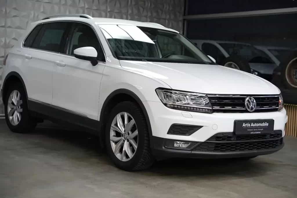 Volkswagen Tiguan CARPLAY-NAVI*4-MOTION*STANDHEIZUNG 09/2020-photo-1