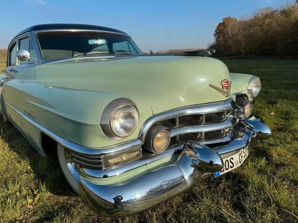 Cadillac Other Sedan 07/1952-photo-1