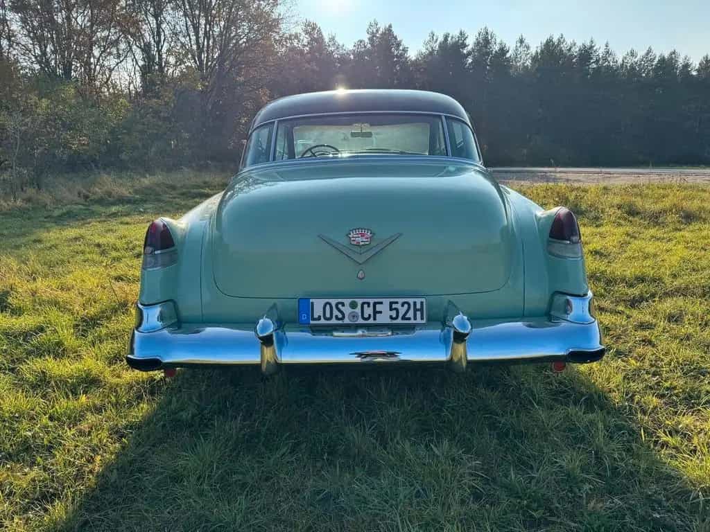 Cadillac Other Sedan 07/1952-photo-3