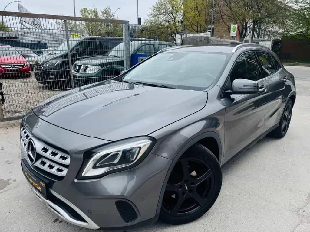 Mercedes-Benz GLA 180 *NAVI*LED*PDC*Urban*SHZ*Schaltwippen* 02/2020-photo-0