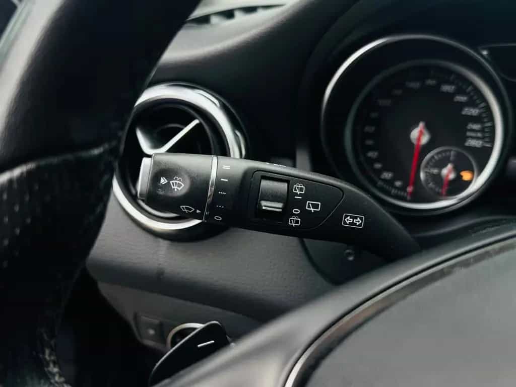 Mercedes-Benz GLA 180 *NAVI*LED*PDC*Urban*SHZ*Schaltwippen* 02/2020-photo-14
