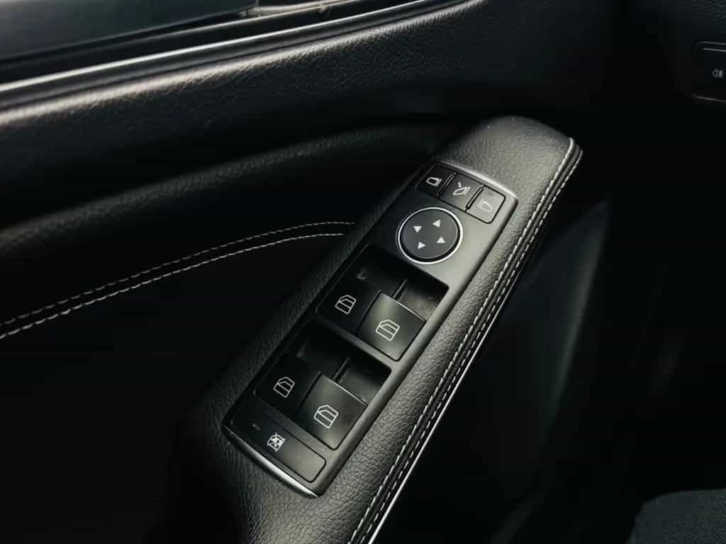 Mercedes-Benz GLA 180 *NAVI*LED*PDC*Urban*SHZ*Schaltwippen* 02/2020-photo-18